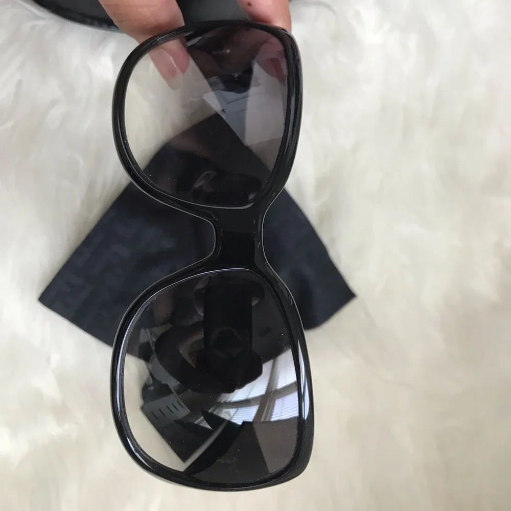 Fendi crystal detail sunglasses RARE - Picture 4 of 7